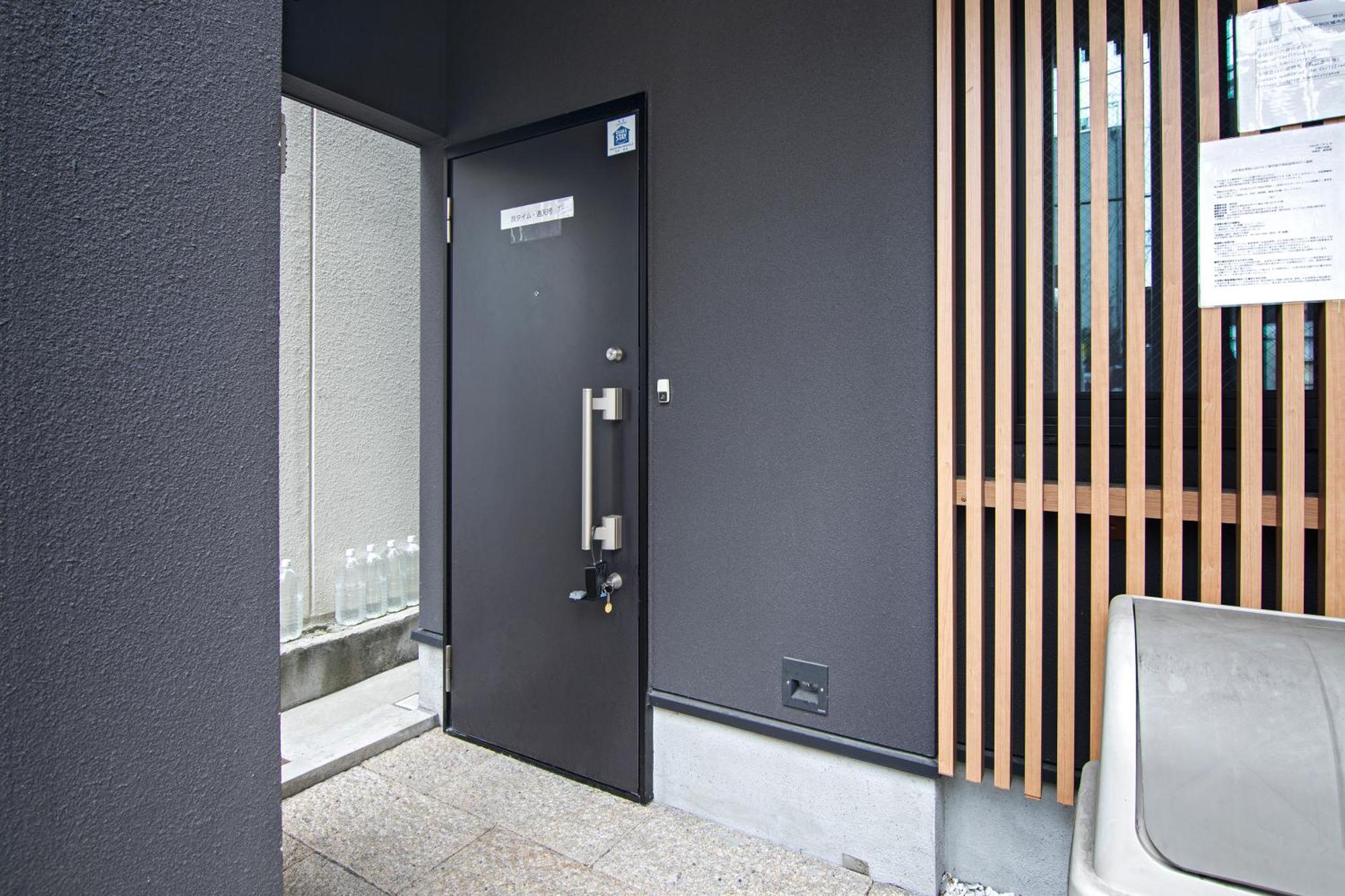Time通天閣1F Tsutenkaku Nihonbashi Villa Ōsaka Eksteriør bilde